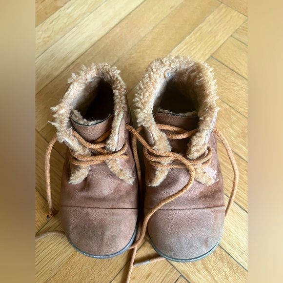 Age of Innocence Kids Camel Suede Shearling Booties - Picture 9 of 11